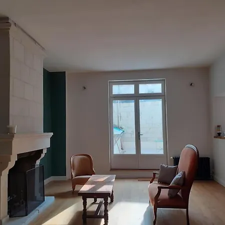 Tres Grande Maison De Au Coeur De Апартаменты