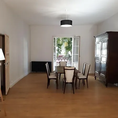 Апартаменты Tres Grande Maison De Au Coeur De *